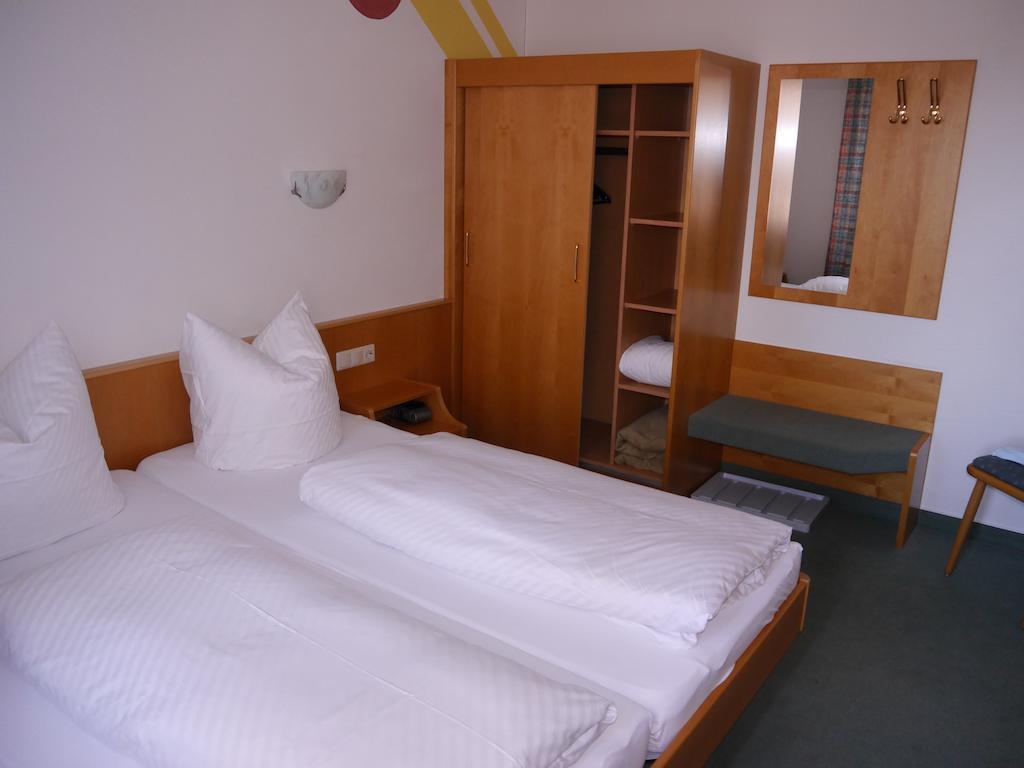 Gasthof Hotel Adler Inneringen Room photo